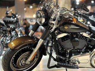 Внешний вид и особенности модели FLSTFB Softail Fat Boy Lo 2013
