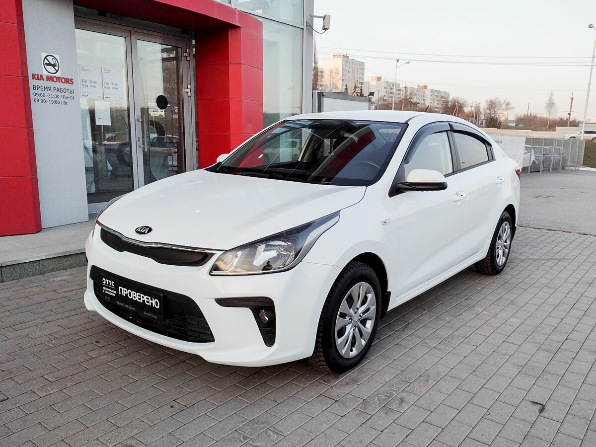 Купить б/у Kia Rio IV 1.6 MT (123 л.с.) бензин механика в Уфе: белый ...