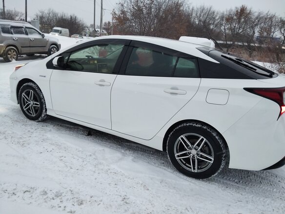 2019 Toyota Prius PHV ZVW52 Prime IV (XW50), белый, 1900000 рублей - вид 4