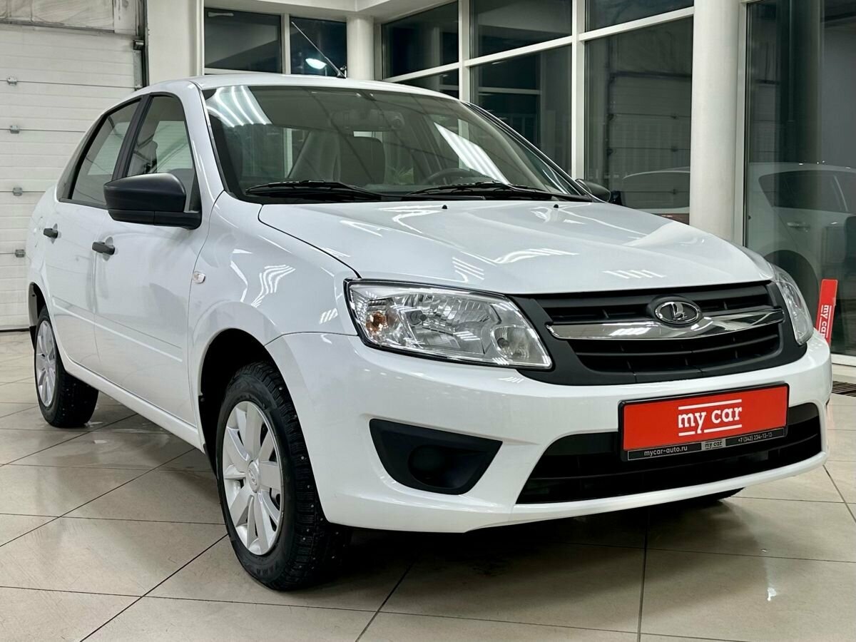 Лада Гранта сзади