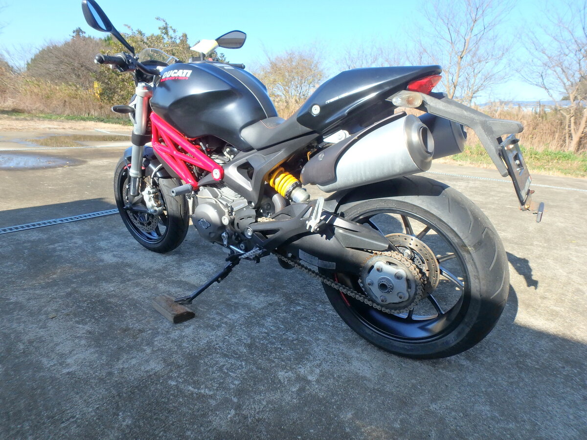 Ducati Monster 796