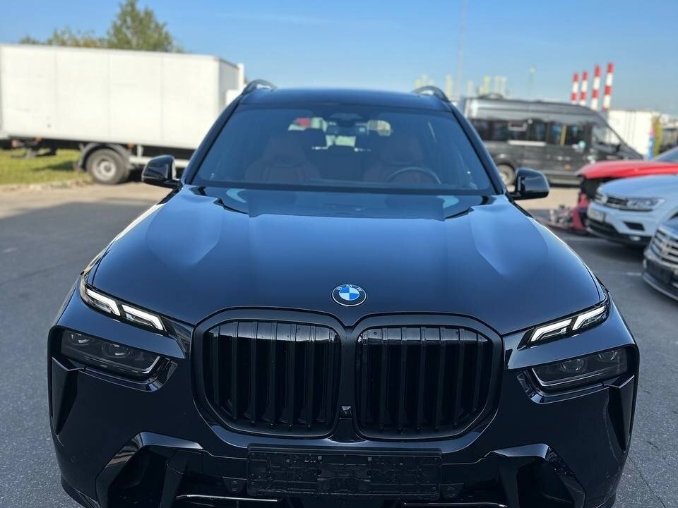 Купить б/у BMW X7 I (G07) Рестайлинг 40d 3.0d AT (340 л.с.) 4WD дизель ...