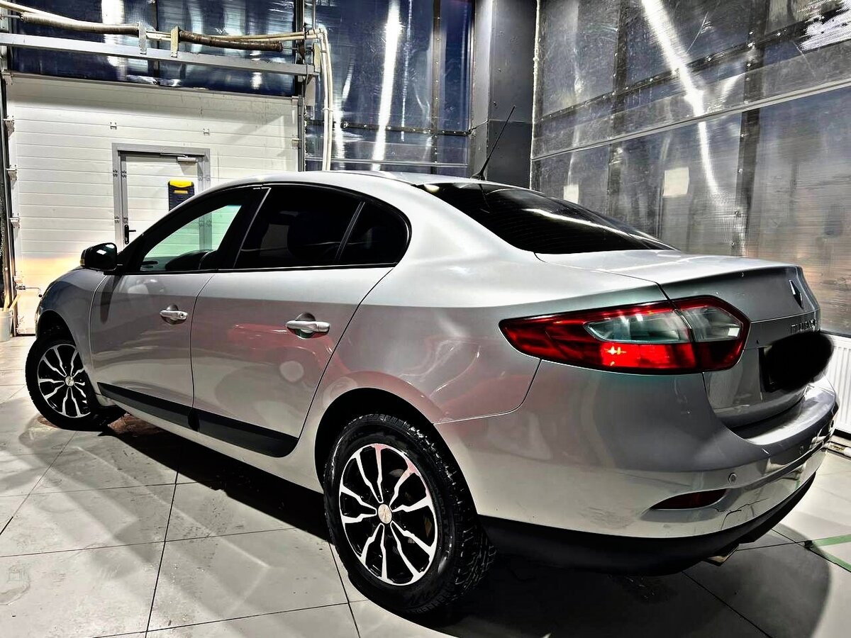 Купить б/у Renault Fluence I 1.6 AT (106 л.с.) бензин автомат в ...