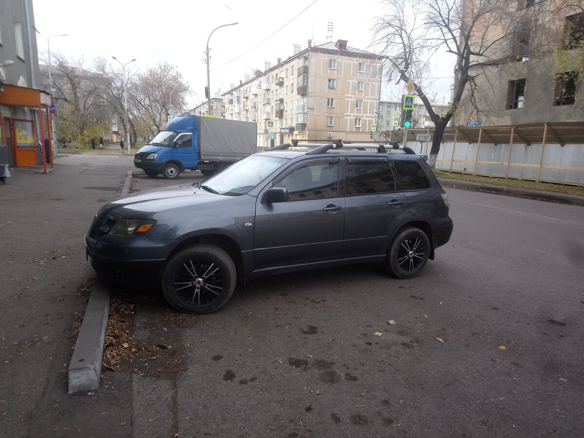 Купить б/у Mitsubishi Outlander I 2.0 MT (136 л.с.) 4WD бензин механика ...