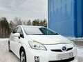 2011 Toyota Prius III Рестайлинг (XW30), белый, 980000 рублей - вид 2