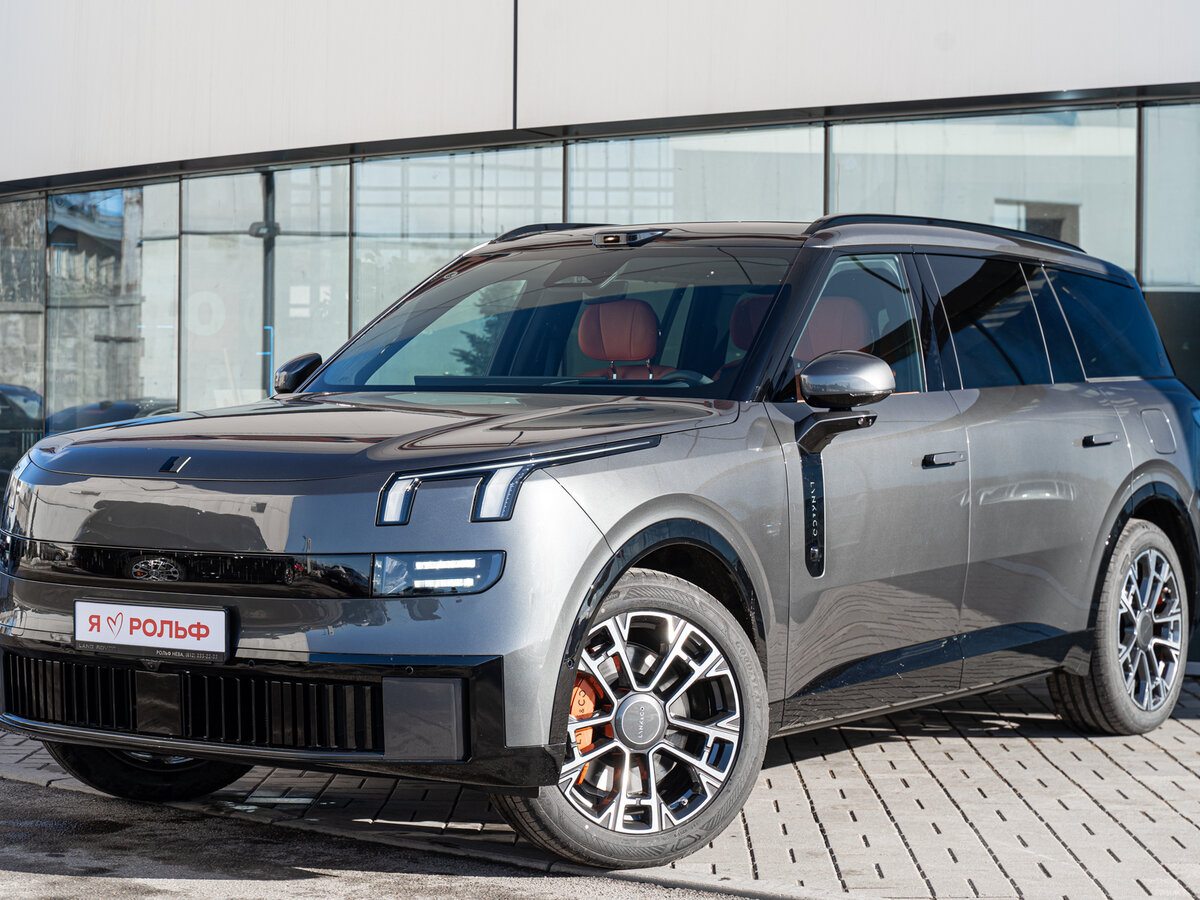 Lynk & Co 900