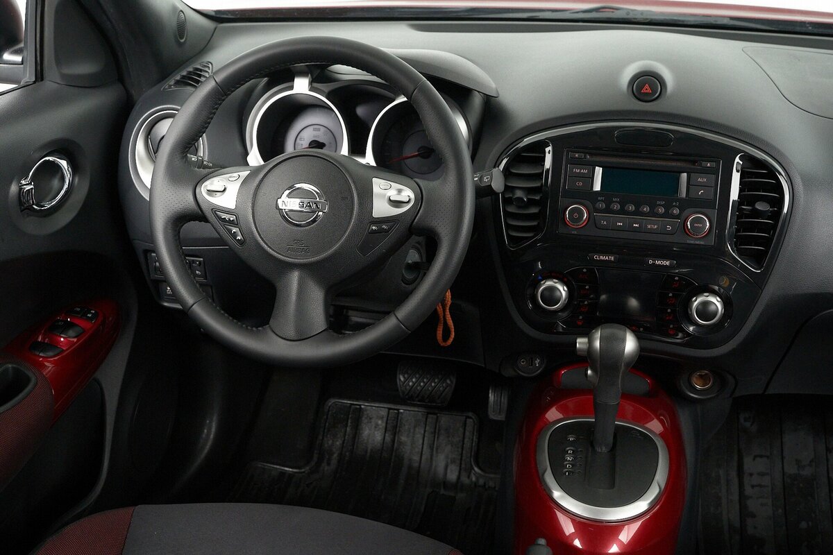 Nissan Juke тахометр