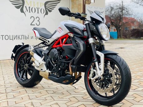 Смелый и стильный дизайн мотоцикла