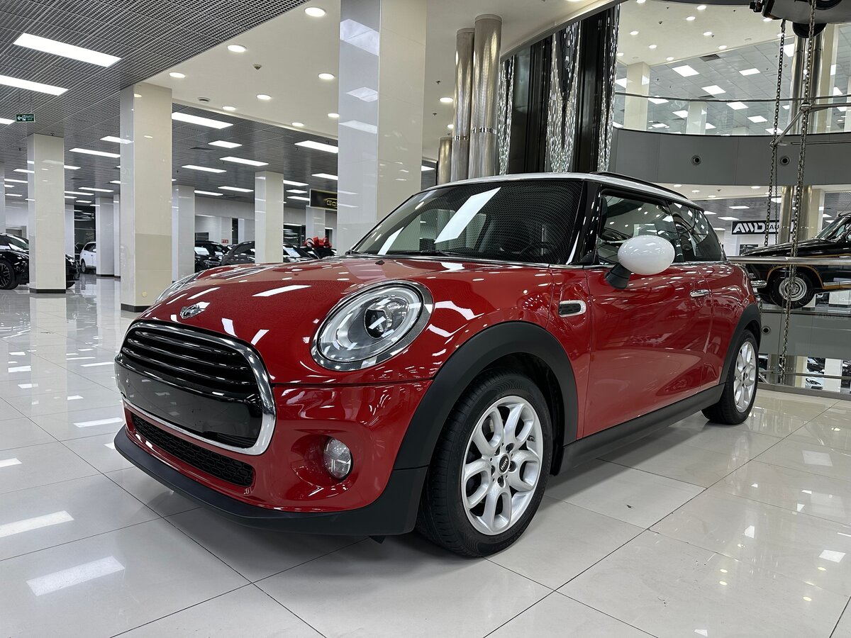 Купить б/у Mini Hatch III (F55/F56) Cooper 1.5 AT (136 л.с.) бензин ...