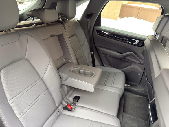 2021 Porsche Cayenne III, серый - вид 5