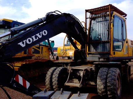 2019 Volvo EW, жёлтый, 8290000 рублей, вид 1