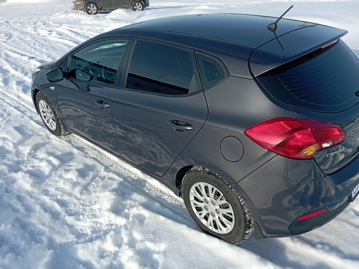Купить б/у Kia Ceed II 1.4 MT (100 л.с.) бензин механика в Перми: серый ...