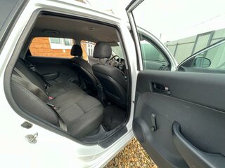 Does hyundai i30 2025 have isofix