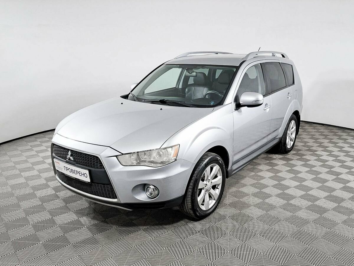 Купить б/у Mitsubishi Outlander II Рестайлинг 2.4 CVT (170 л.с.) 4WD ...