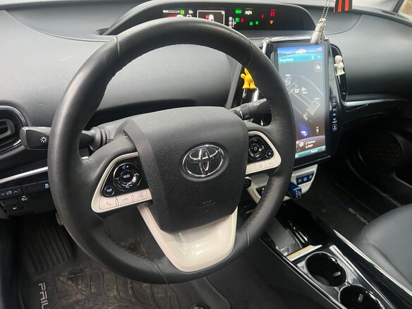 2018 Toyota Prius PHV ZVW52 IV (XW50), голубой, 1930000 рублей - вид 10
