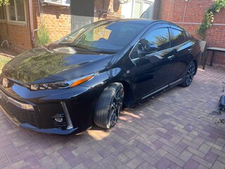 2019 Toyota Prius IV Рестайлинг (XW50), чёрный, 2700000 рублей, вид 1