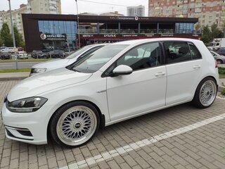 2019 Volkswagen Golf VII Рестайлинг, белый, 1800000 рублей, вид 1