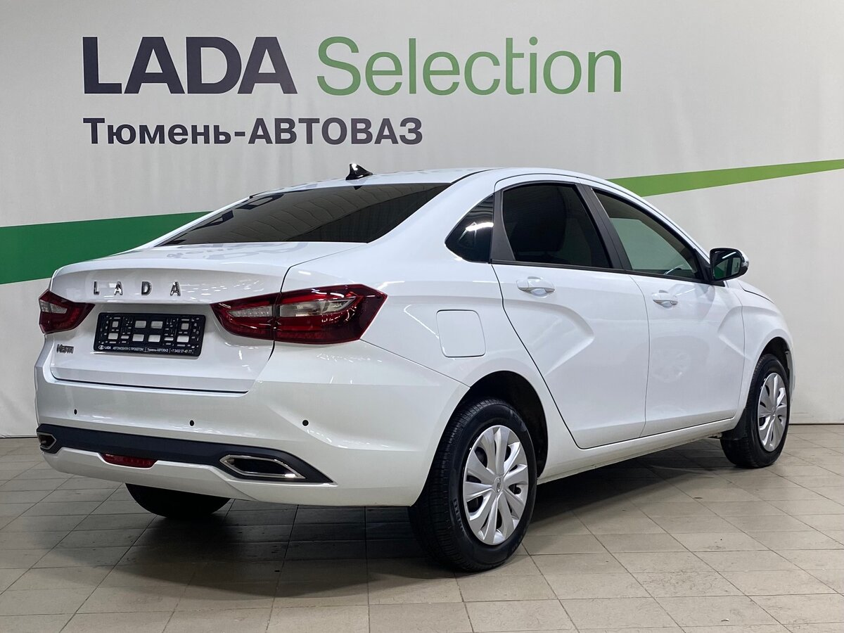 Купить б/у Lada (ВАЗ) Vesta I Рестайлинг (NG) 1.6 MT (106 л.с.) бензин  механика в Тюмени: белый Лада Веста I Рестайлинг (NG) седан 2023 года по  цене 1 563 000 рублей на Авто.ру