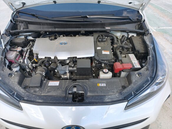 2020 Toyota Prius IV Рестайлинг (XW50), белый, 2750000 рублей - вид 23