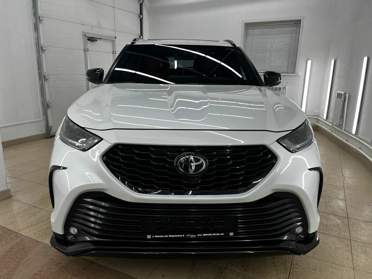 Toyota Highlander IV (U70)