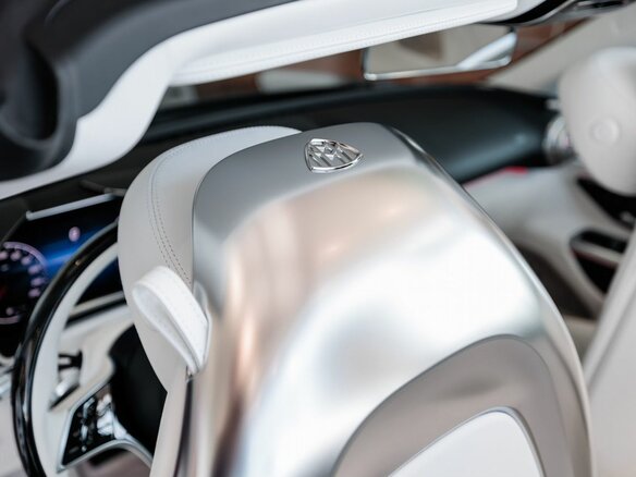 2025 Mercedes-Benz Maybach SL, красный - вид 32