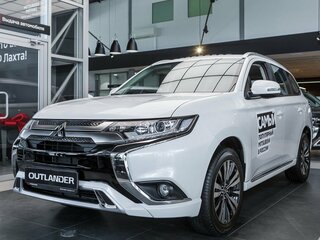 2022 Mitsubishi Outlander III Рестайлинг 3, белый, 3490000 рублей, вид 1