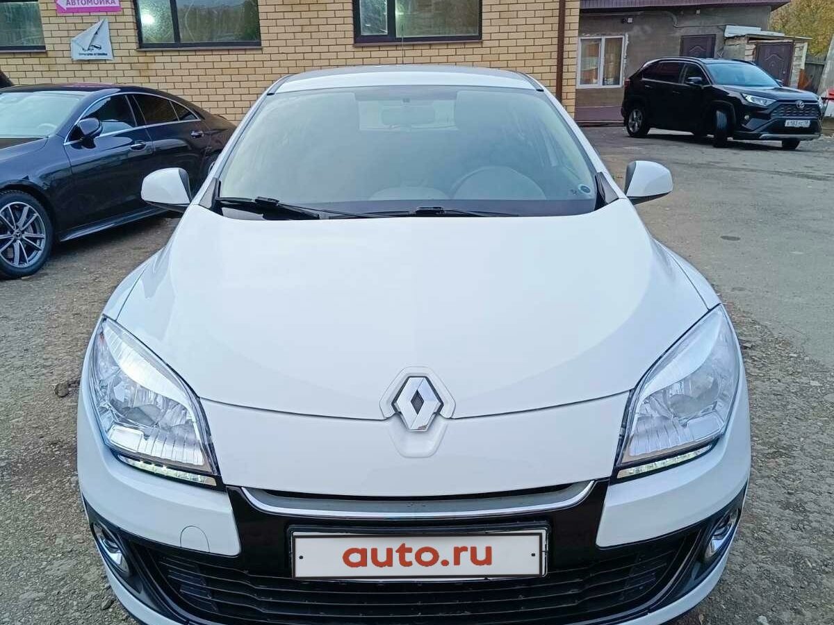 Купить б/у Renault Megane III Рестайлинг 1.6 MT (106 л.с.) бензин ...