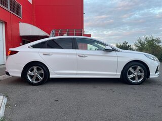 2017 Hyundai Sonata VII (LF) Рестайлинг, белый, 2200000 рублей, вид 1