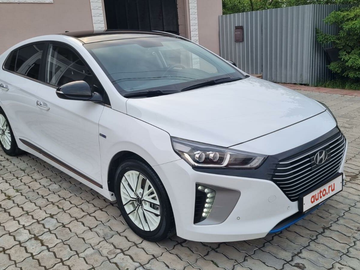 Купить б/у Hyundai IONIQ 2016-2024 Electro AT (88.0 кВт) электро ...