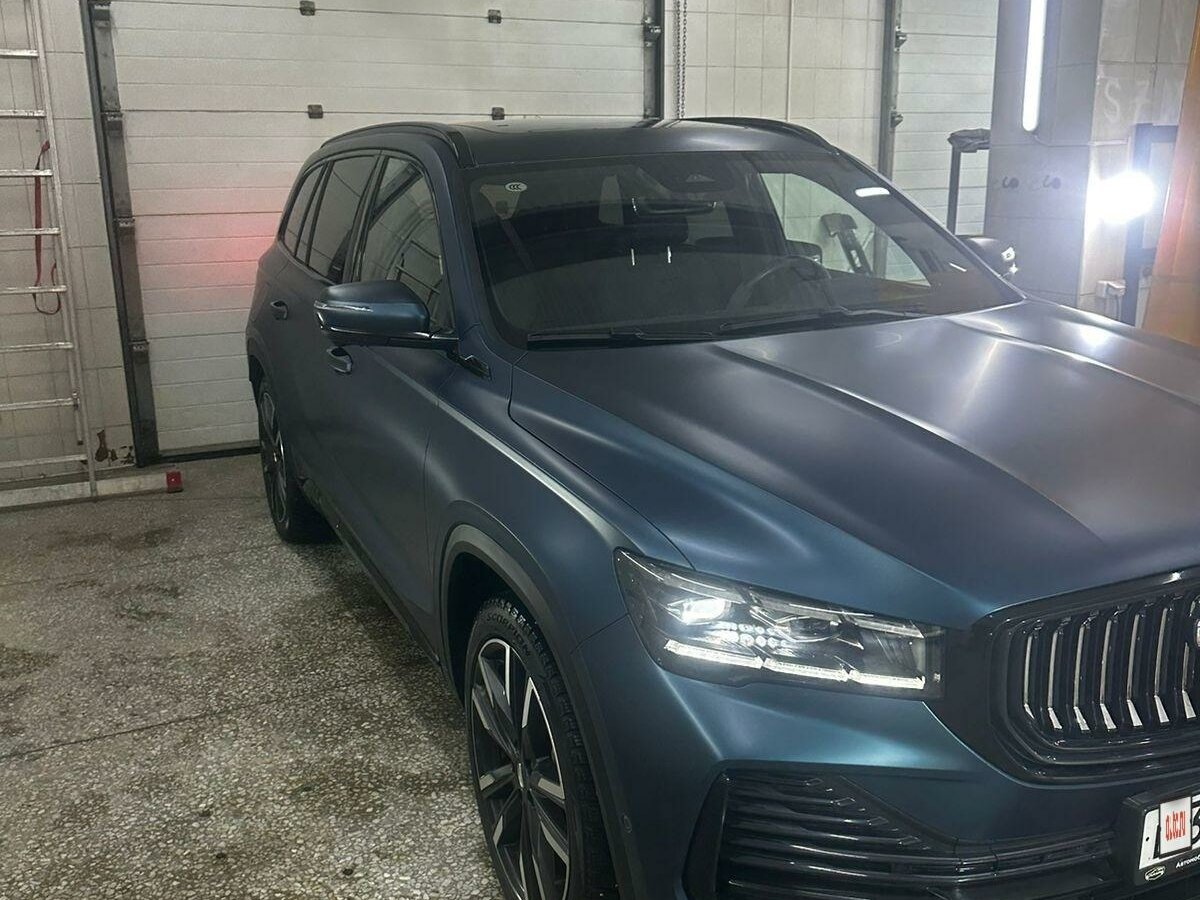 Купить б/у Geely Monjaro 2021-2024 2.0 AT (238 л.с.) 4WD бензин автомат ...