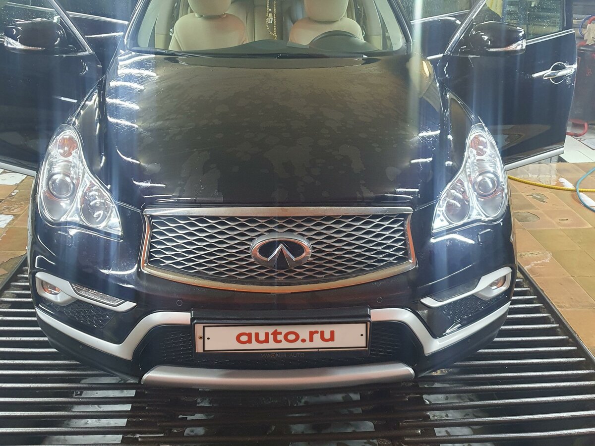 Купить б/у Infiniti QX50 I Рестайлинг 2.5 AT (222 л.с.) 4WD бензин ...
