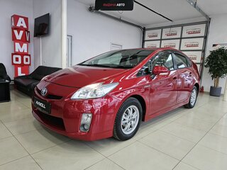 2011 Toyota Prius III (XW30), красный, 999000 рублей, вид 1