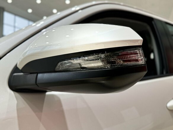 2023 Toyota Fortuner II Рестайлинг, белый, 7500000 рублей - вид 8