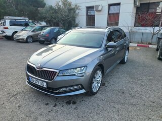 2022 Skoda Superb III Рестайлинг, серебристый, 3530000 рублей, вид 1