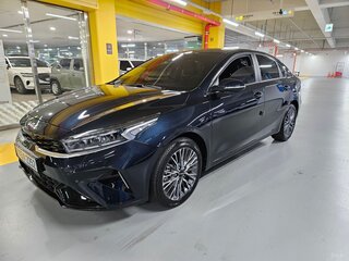 2023 Kia K3 II Рестайлинг, чёрный, 1390000 рублей, вид 3