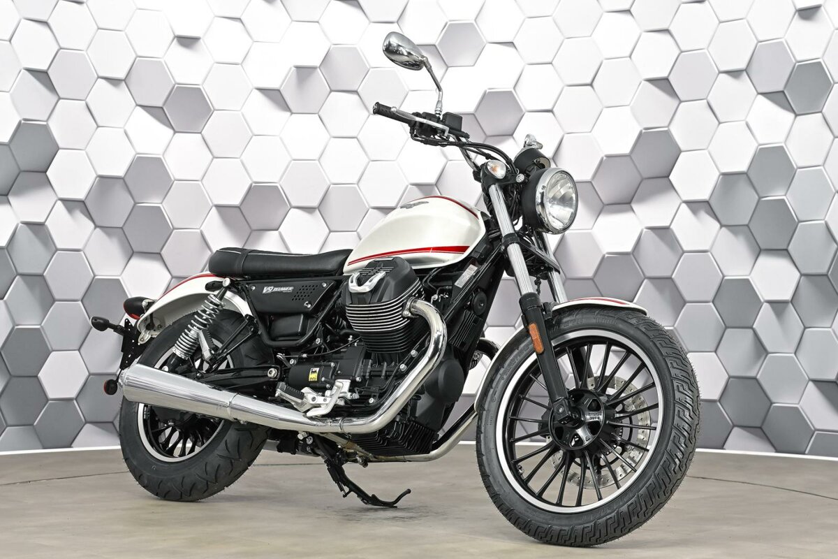Moto Guzzi V 9