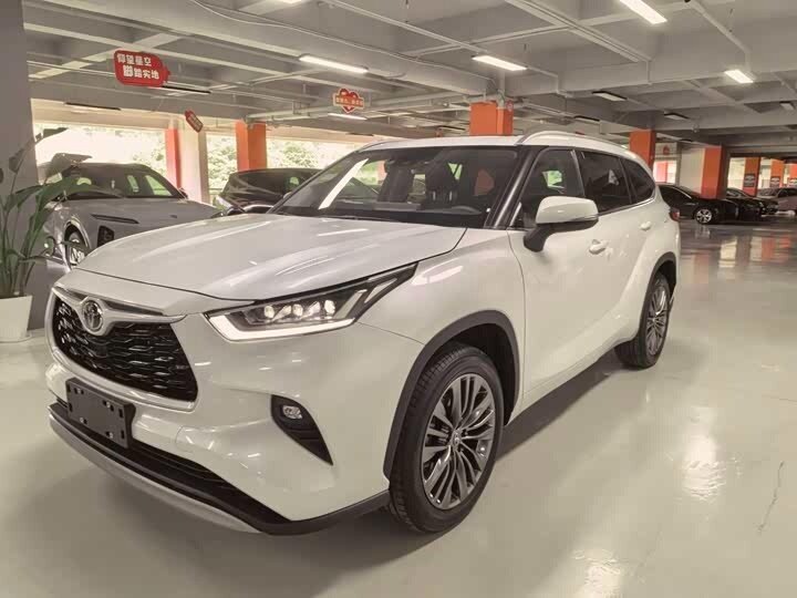 Toyota Highlander IV (XU70)