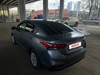 2018 Hyundai Solaris II, серый, 773619 рублей, вид 4