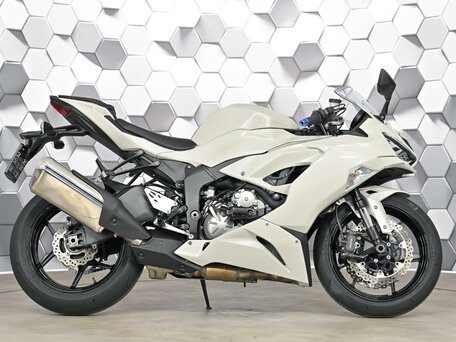 Купить мотоциклы Kawasaki ZX-6 Ninja по цене от 219 030 рублей