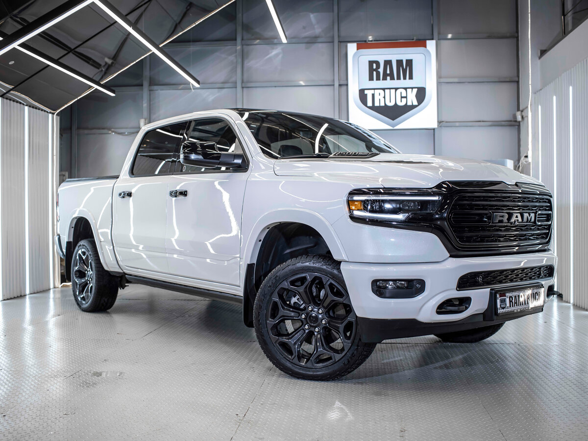 Ram 1500 Crew Cab V
