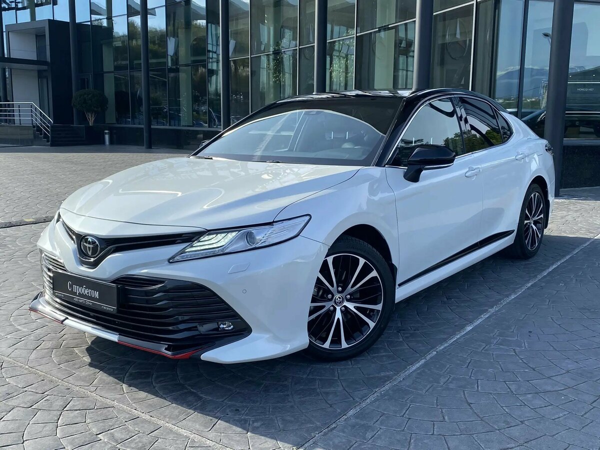 Toyota Camry VIII (XV70)