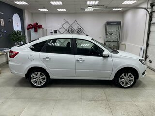 2026 Lada (ВАЗ) Granta I Рестайлинг, белый, 1277900 рублей, вид 3
