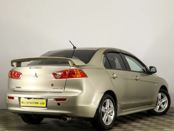 2008 Mitsubishi Lancer X, бежевый, 809000 рублей - вид 3