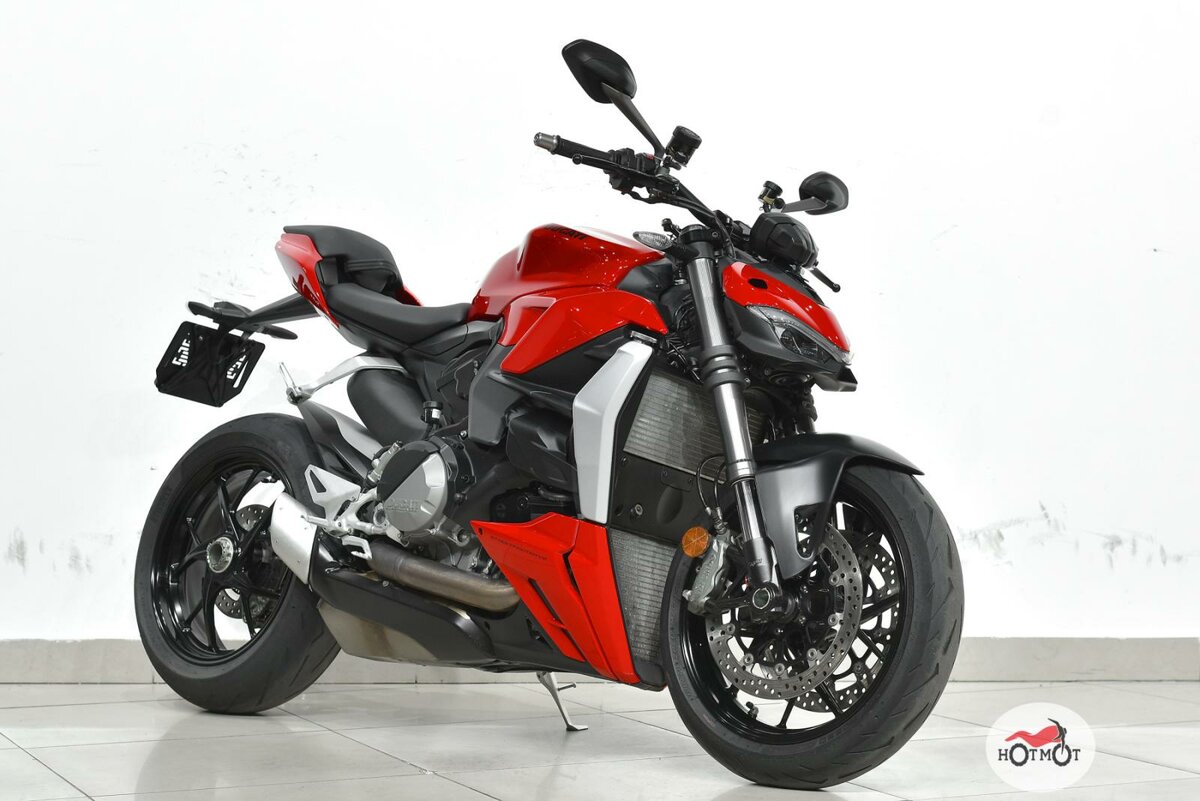 Ducati Streetfighter V2