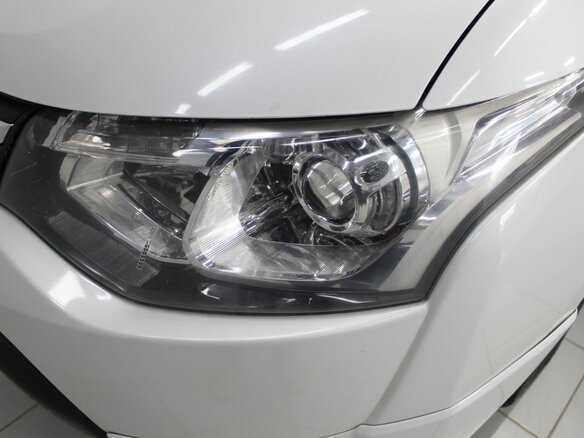 2014 Mitsubishi Outlander III, белый, 1480000 рублей - вид 4