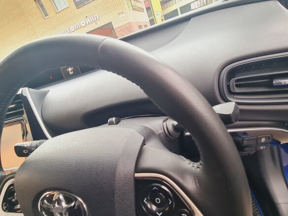 2016 Toyota Prius IV (XW50), синий, 1350000 рублей - вид 12