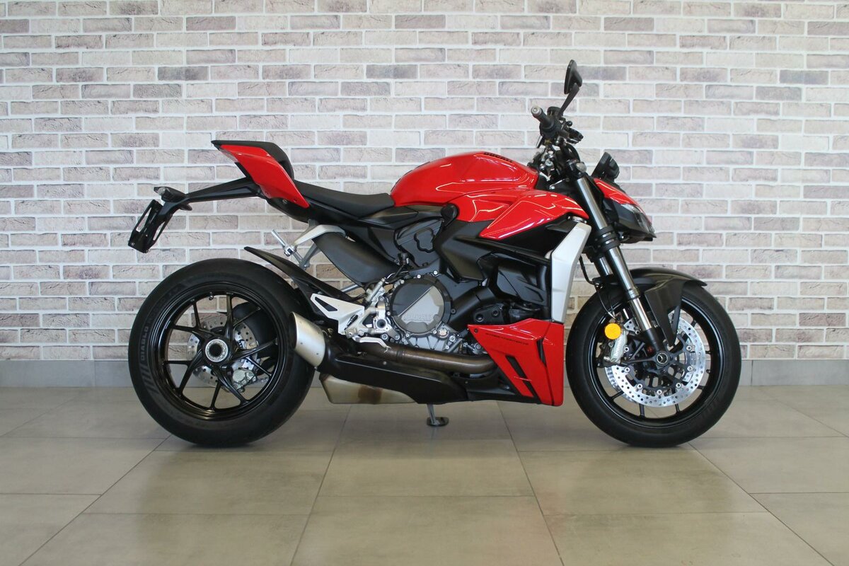 Ducati Streetfighter V2