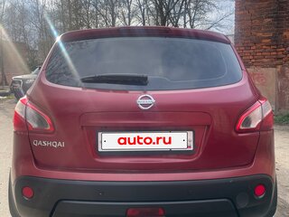 2011 Nissan Qashqai I Рестайлинг, красный, 800000 рублей, вид 2