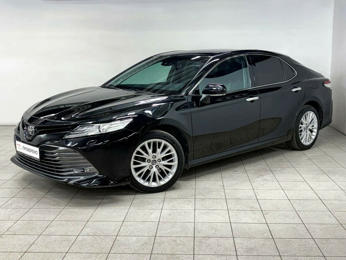 Toyota Camry VIII (XV70)