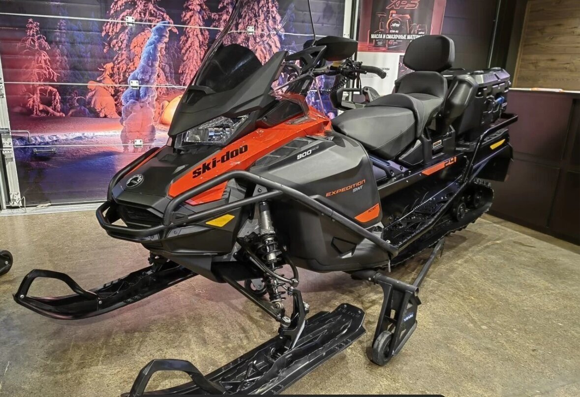 BRP Ski-Doo Expedition 900
